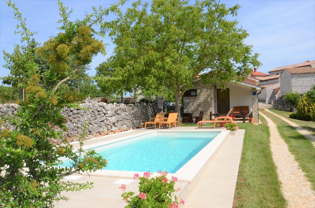 Family friendly house Tomazin - Housity