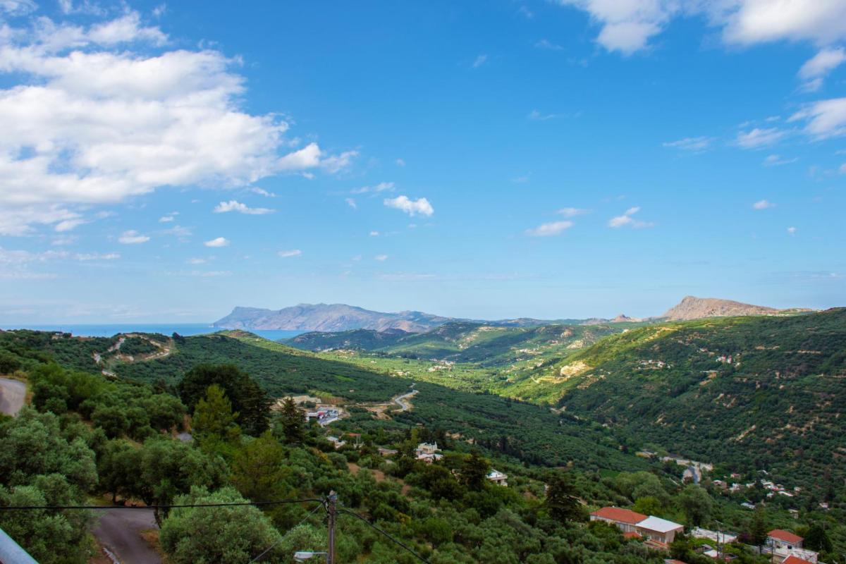 Beautiful Topolia View Apartment - Housity