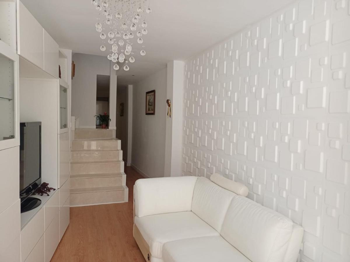Habitaciones en casa nueva y moderna - Housity