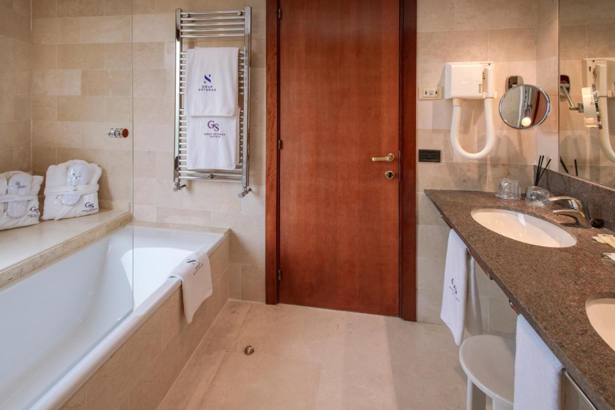 Un baño de Gran Hotel Rey Don Jaime