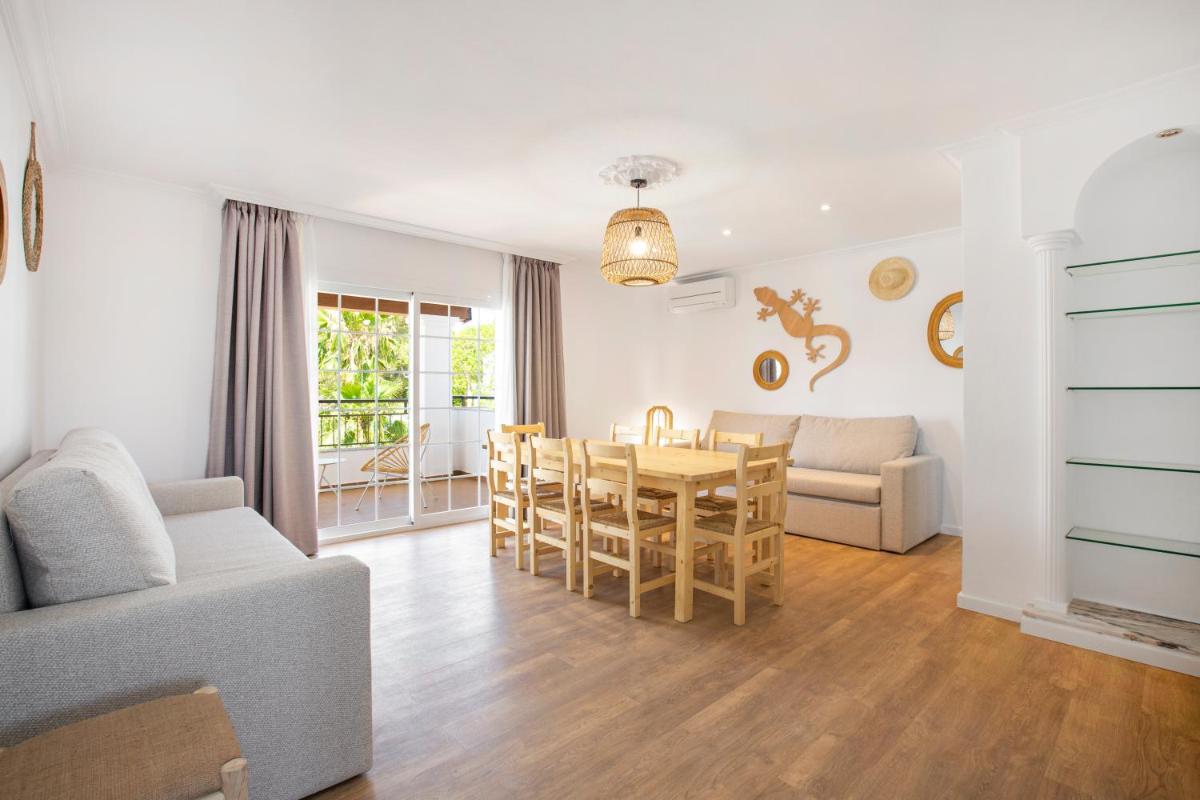 Apartamentos Los Arcos - Housity