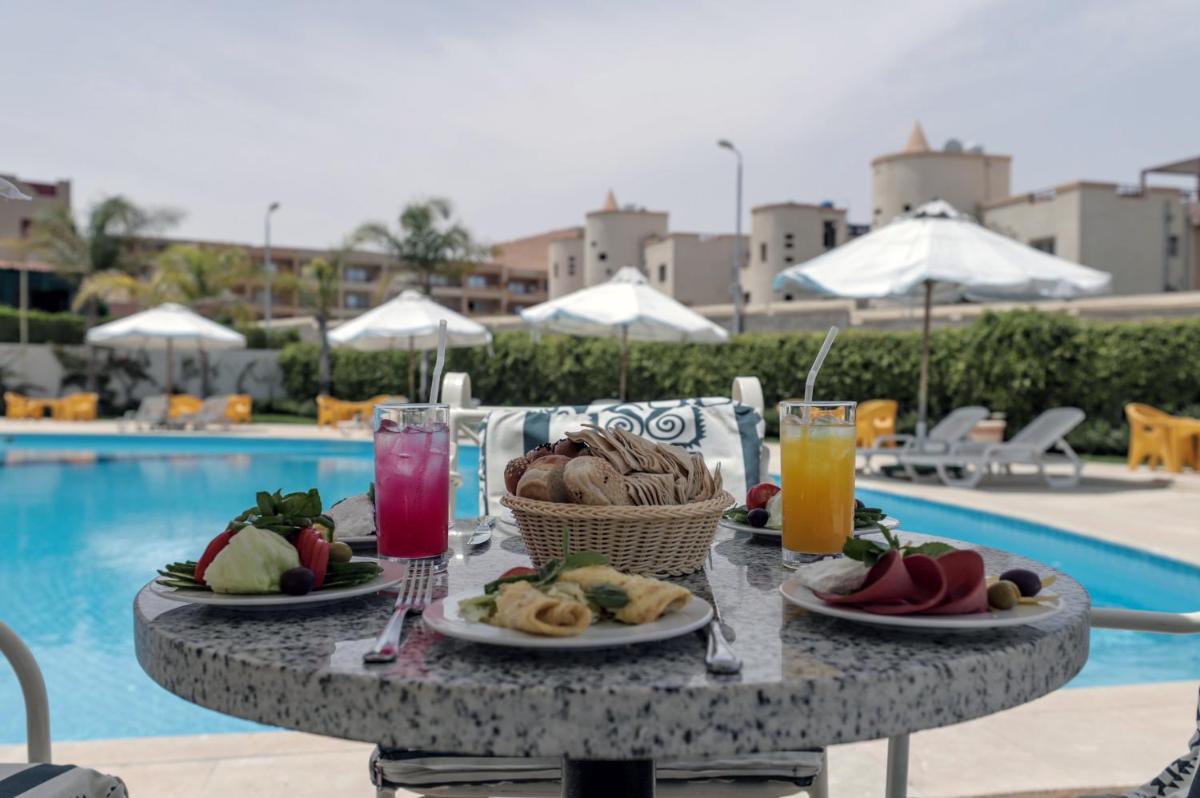 Green Leaves Hotel - Housity