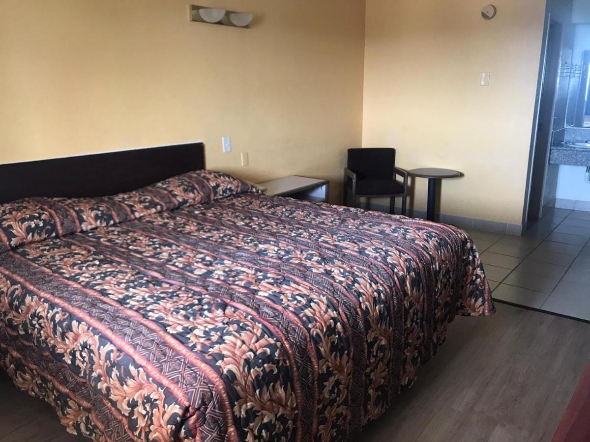 Lone Star Inn - Housity