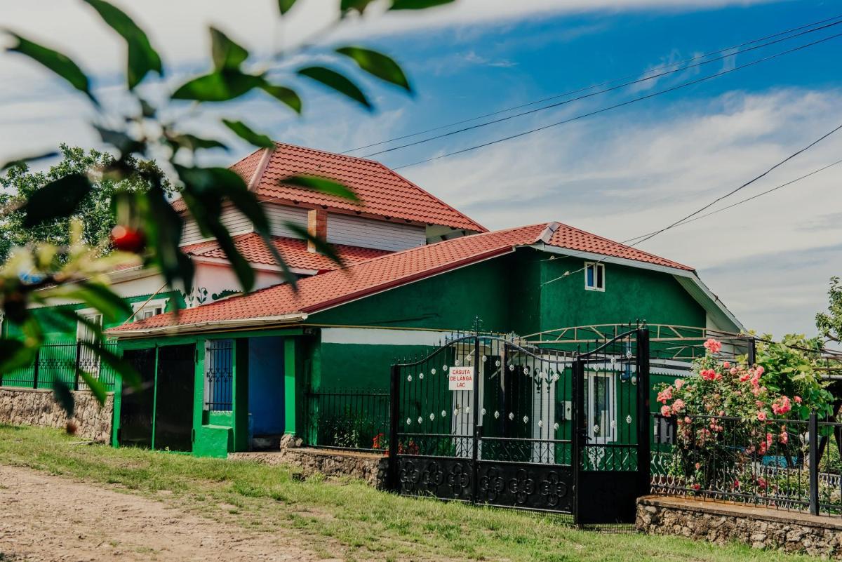 Căsuţa de lângă Lac - Housity