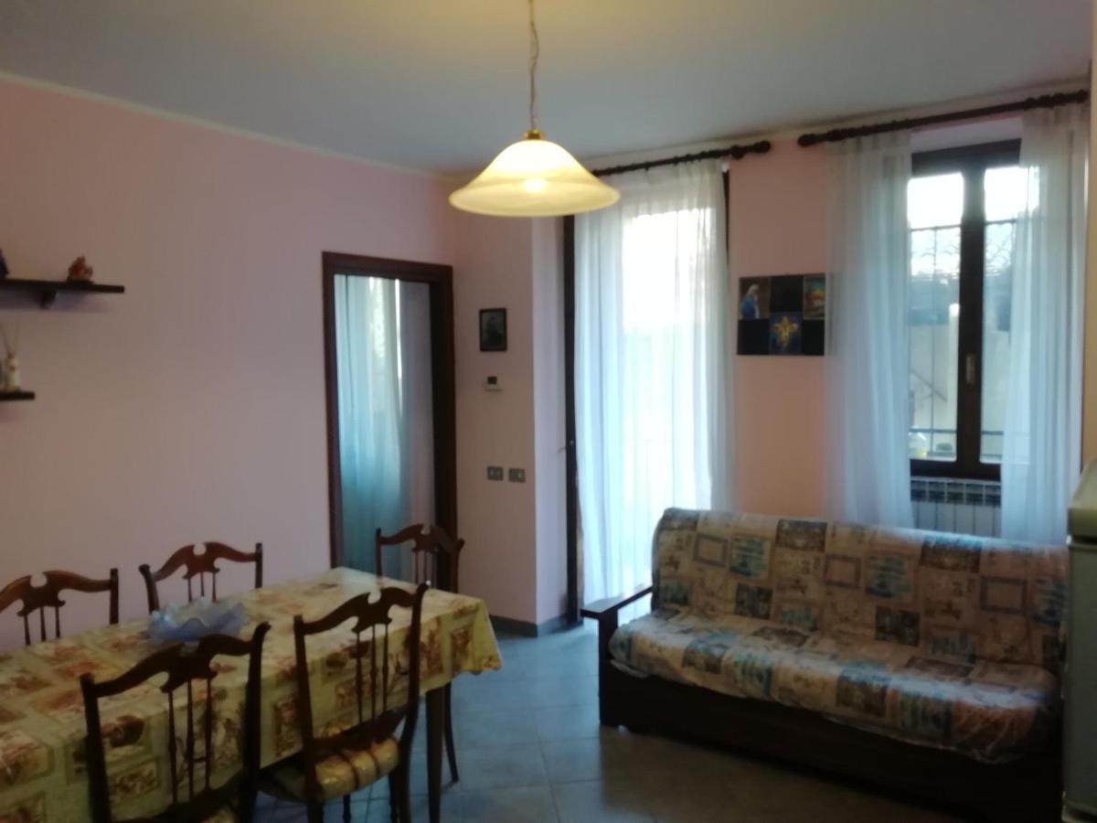 Lesa La Corte - Housity