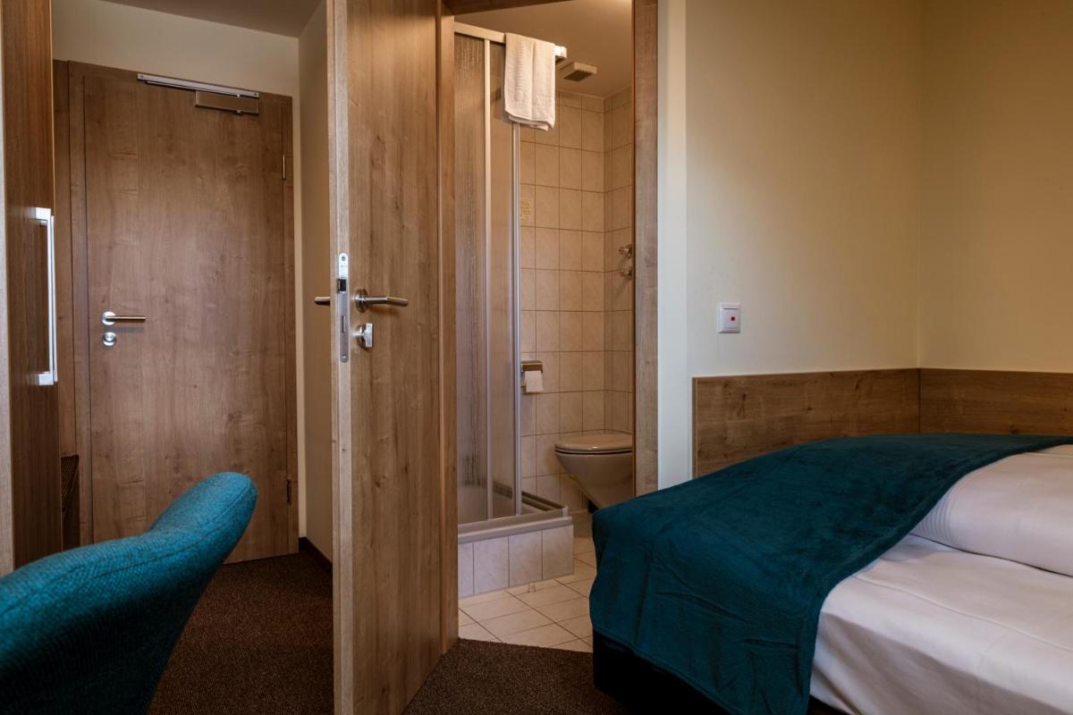 Gasthof Hotel Drei Tannen Altdorf - Housity