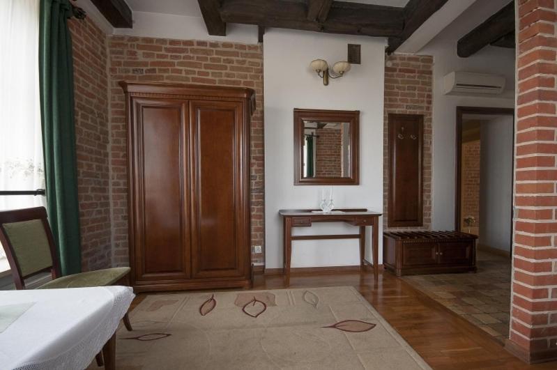 Hotel Restauracja Pod Parowozem - Housity