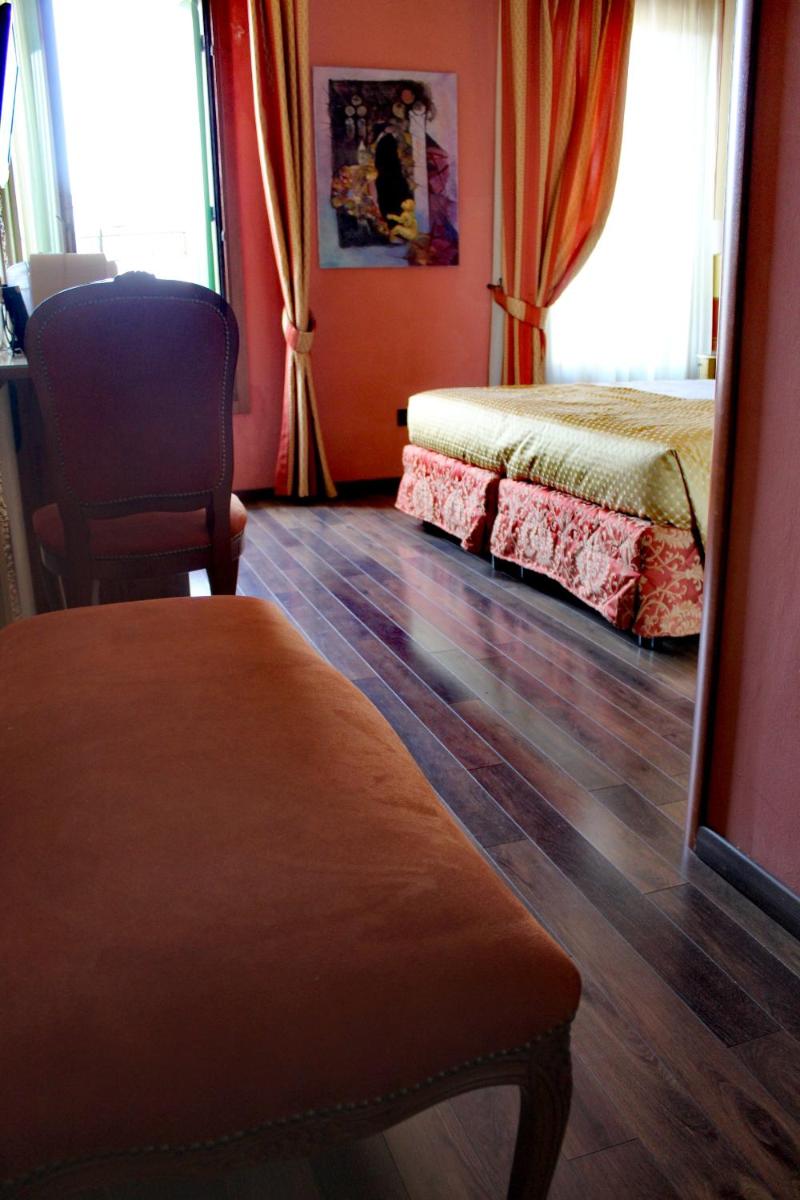 Diamantino Town House - Housity
