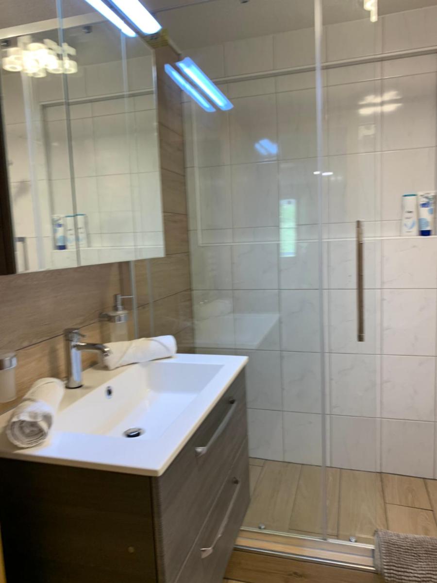 Eiger, Jungfrau, luxury garden apartment - Housity