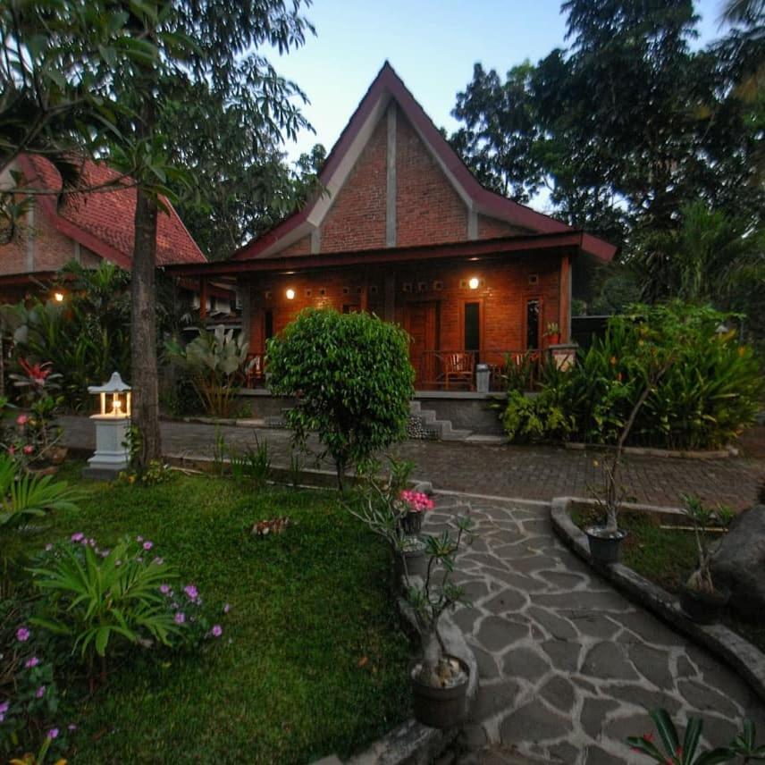 Suitetrails - Omah Joglo Semarang