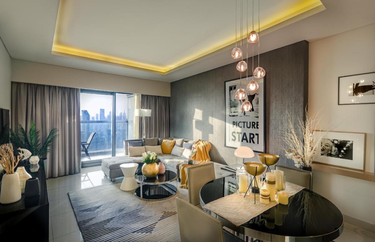 Skyline  Panoramic View - Housity