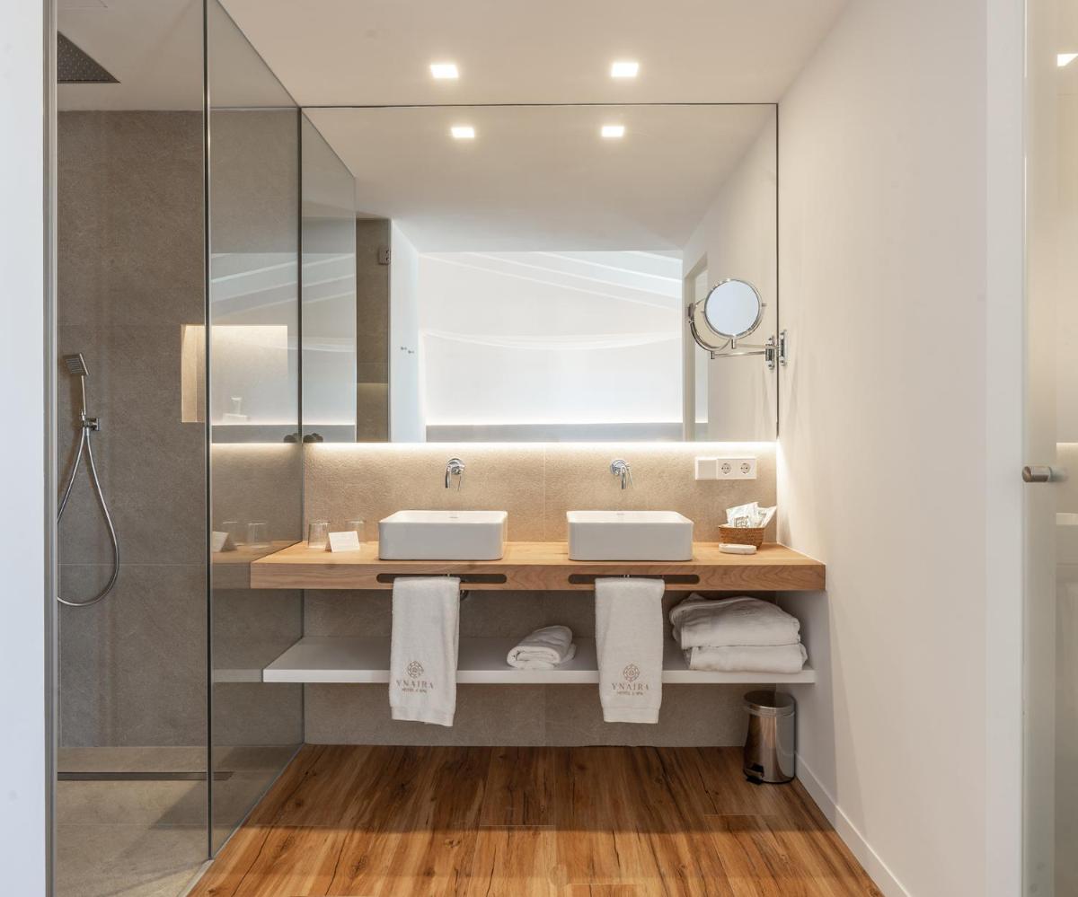Un baño de Ynaira hotel & Spa
