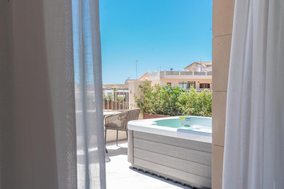 Un balcón o terraza de Ynaira hotel & Spa
