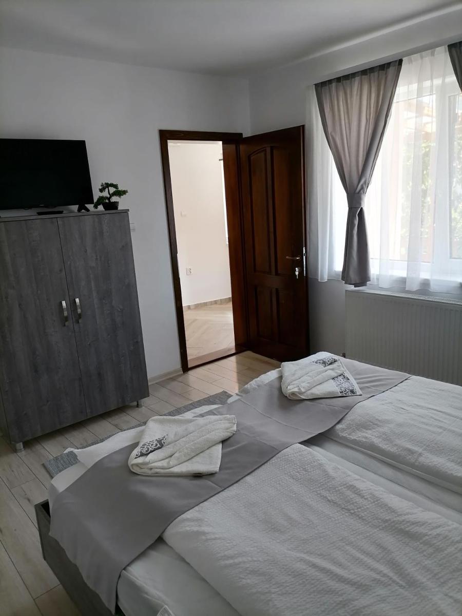 Jázmin Vendégház - Housity