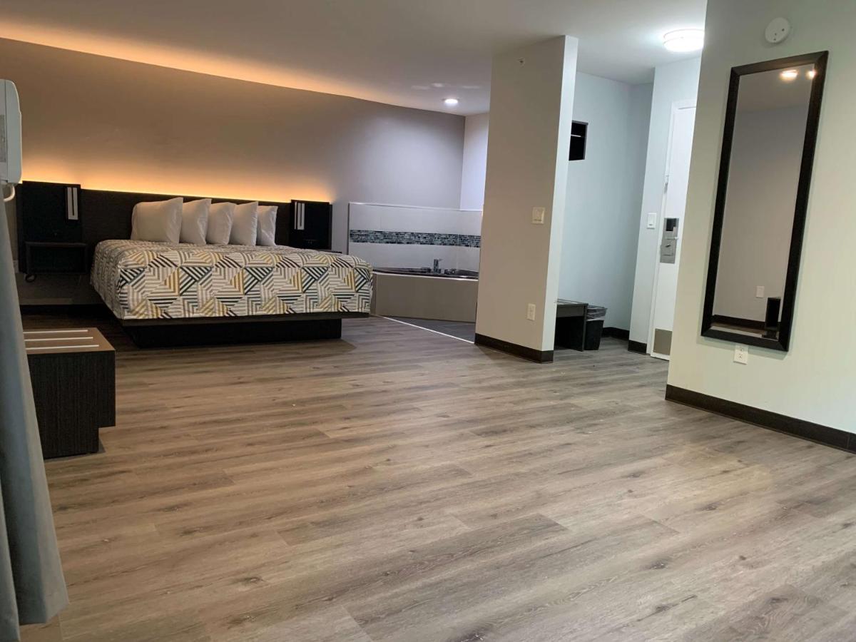 Studio 6 Rockford - Housity