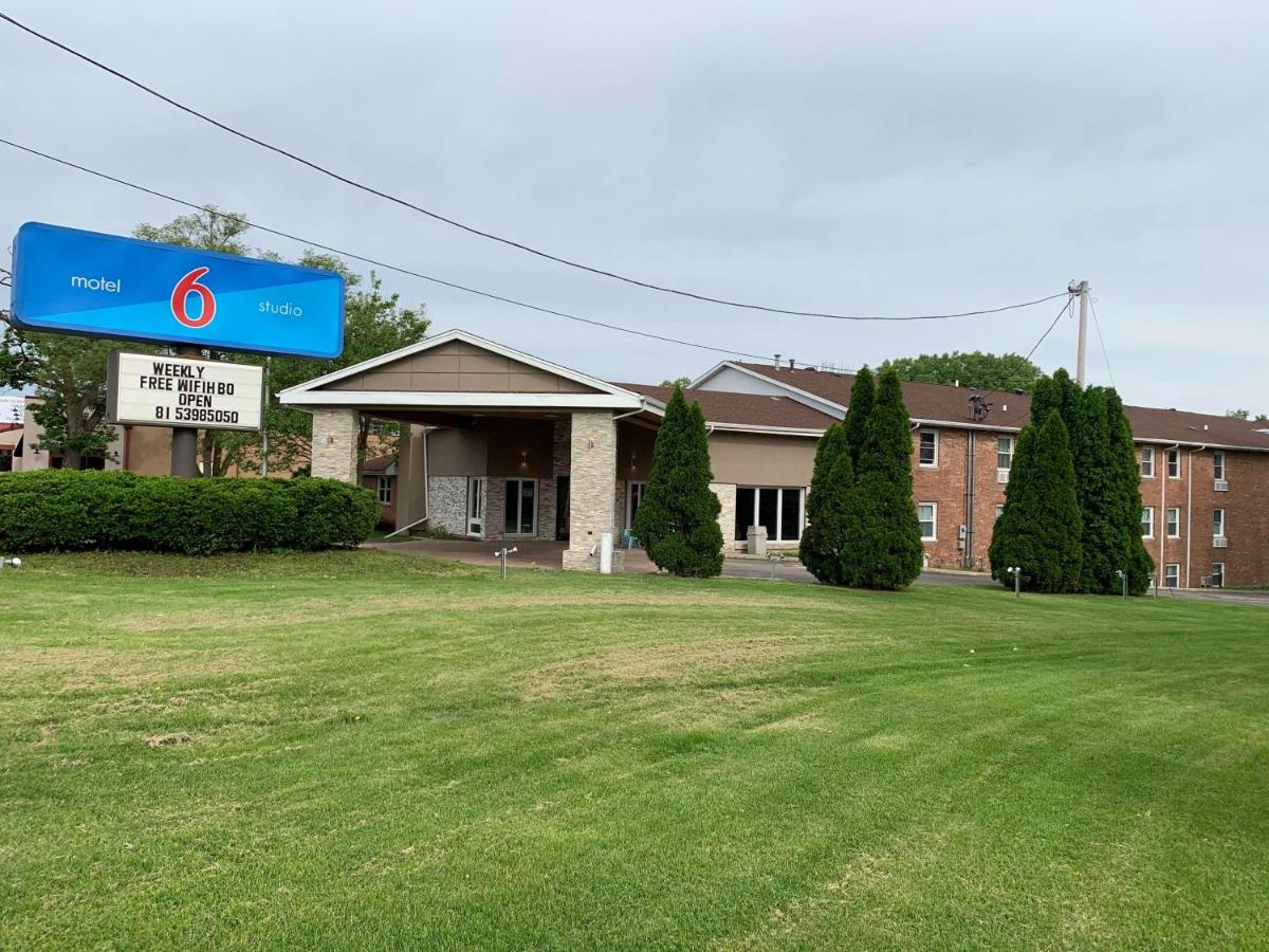 Studio 6 Rockford - Housity