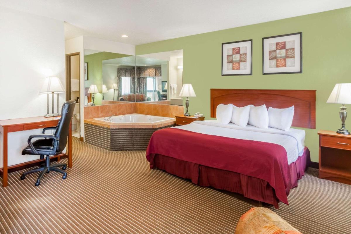 Baymont by Wyndham Jackson - Housity