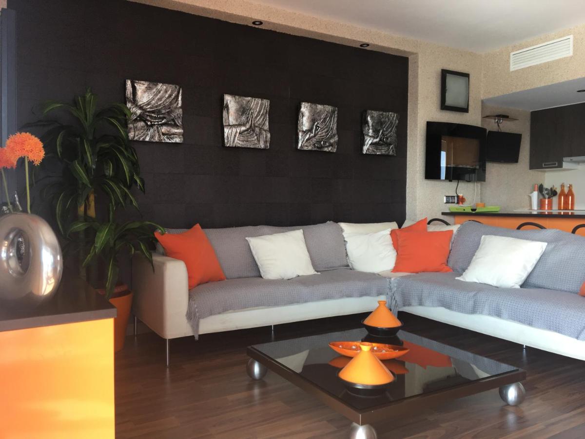 Vue Panoramique sur la Mediterrannée, appartement sur canal & proche plage - Hizvo