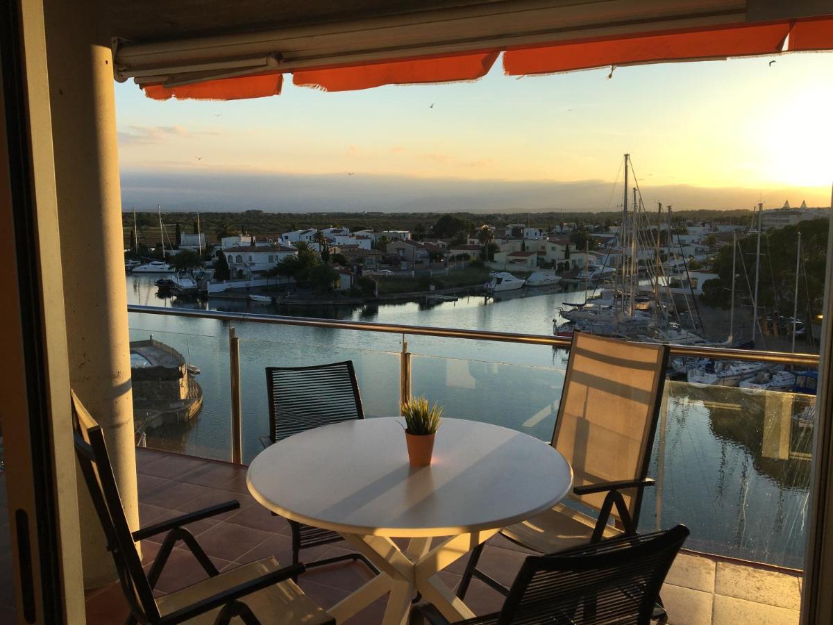 Vue Panoramique sur la Mediterrannée, appartement sur canal & proche plage - Housity
