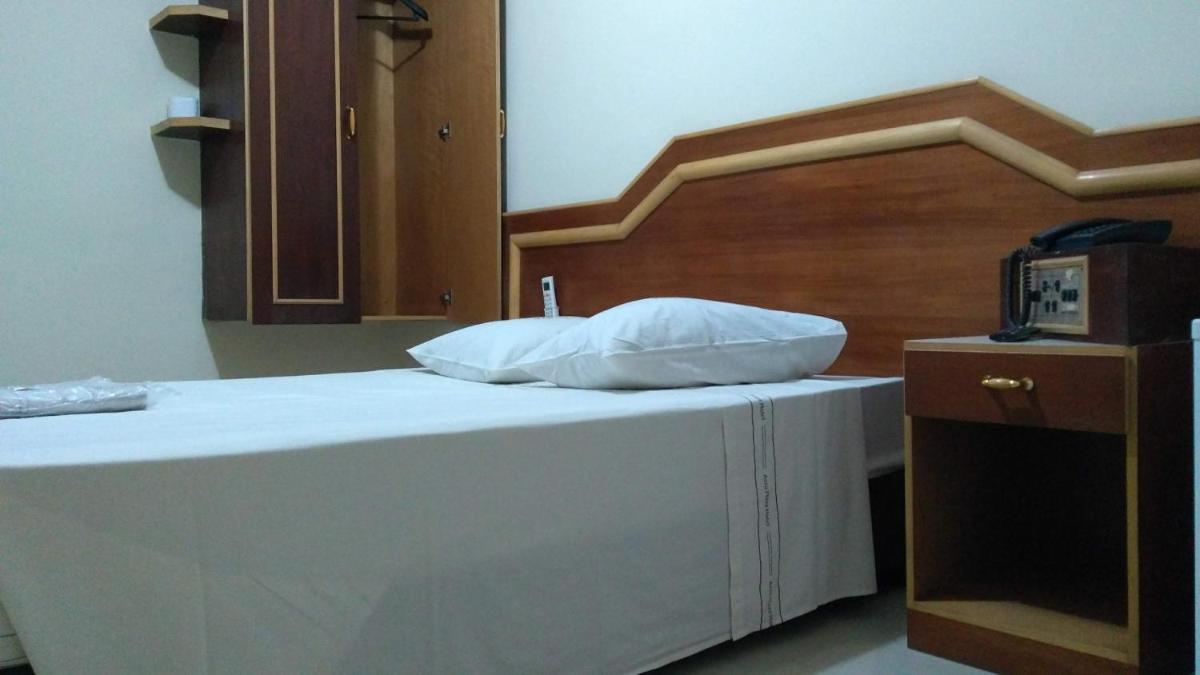 Aero Plaza Hotel - Housity