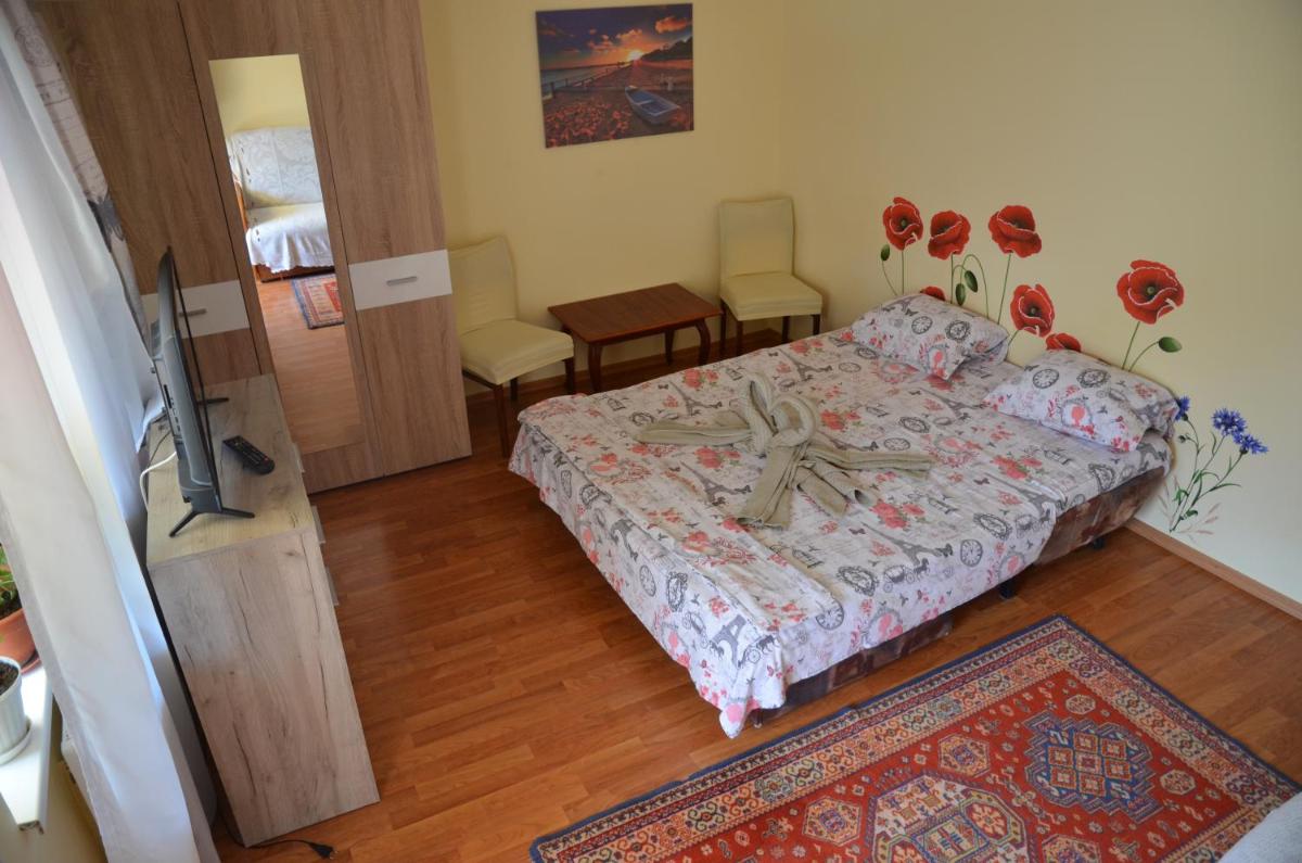 Casa cu fluturi - Housity