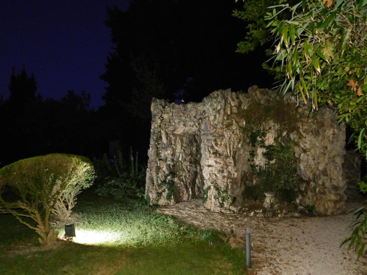 Appartamento con piscina immersa nel verde - Housity