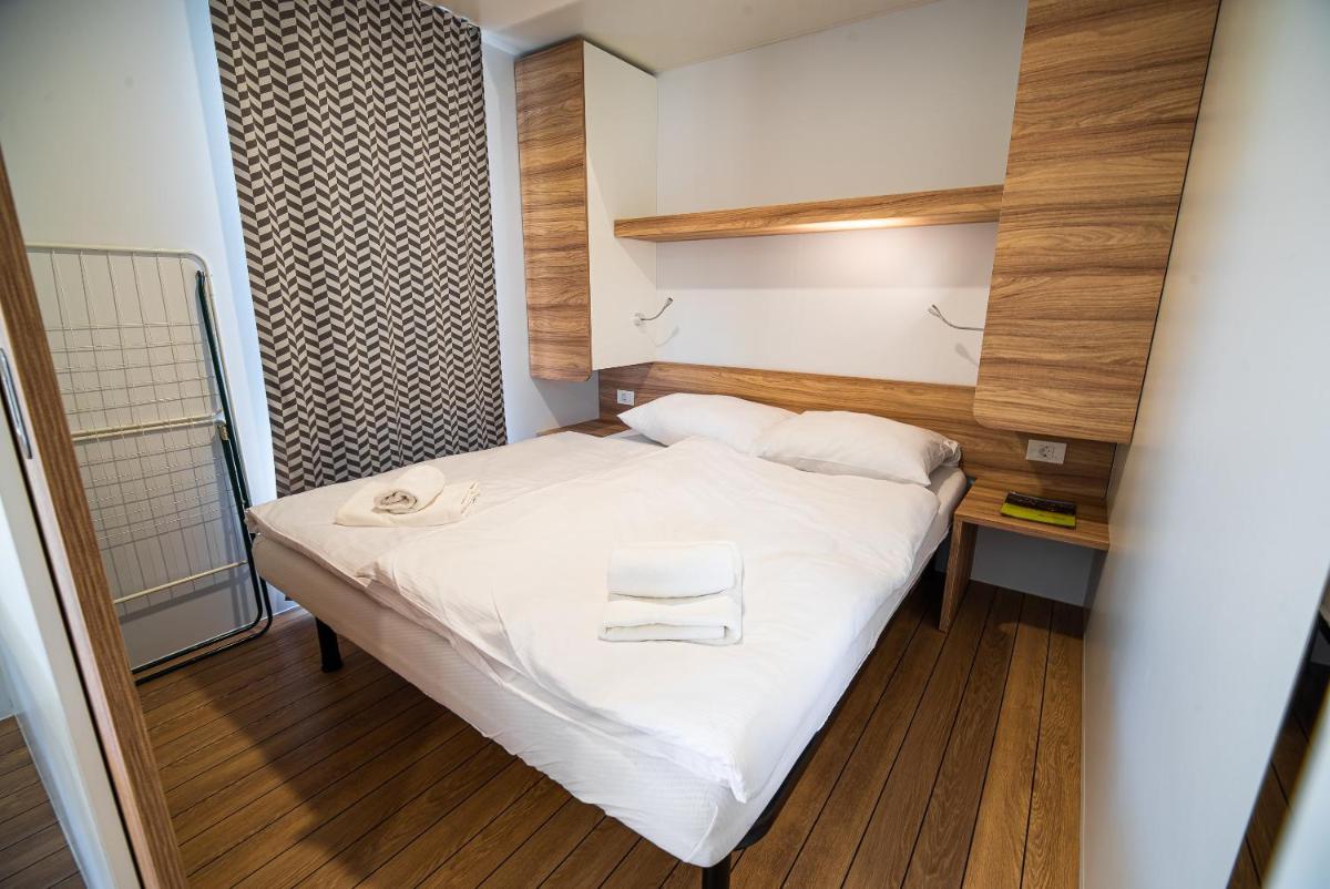Mediteran Homes with Terme Čatež Tickets - Housity