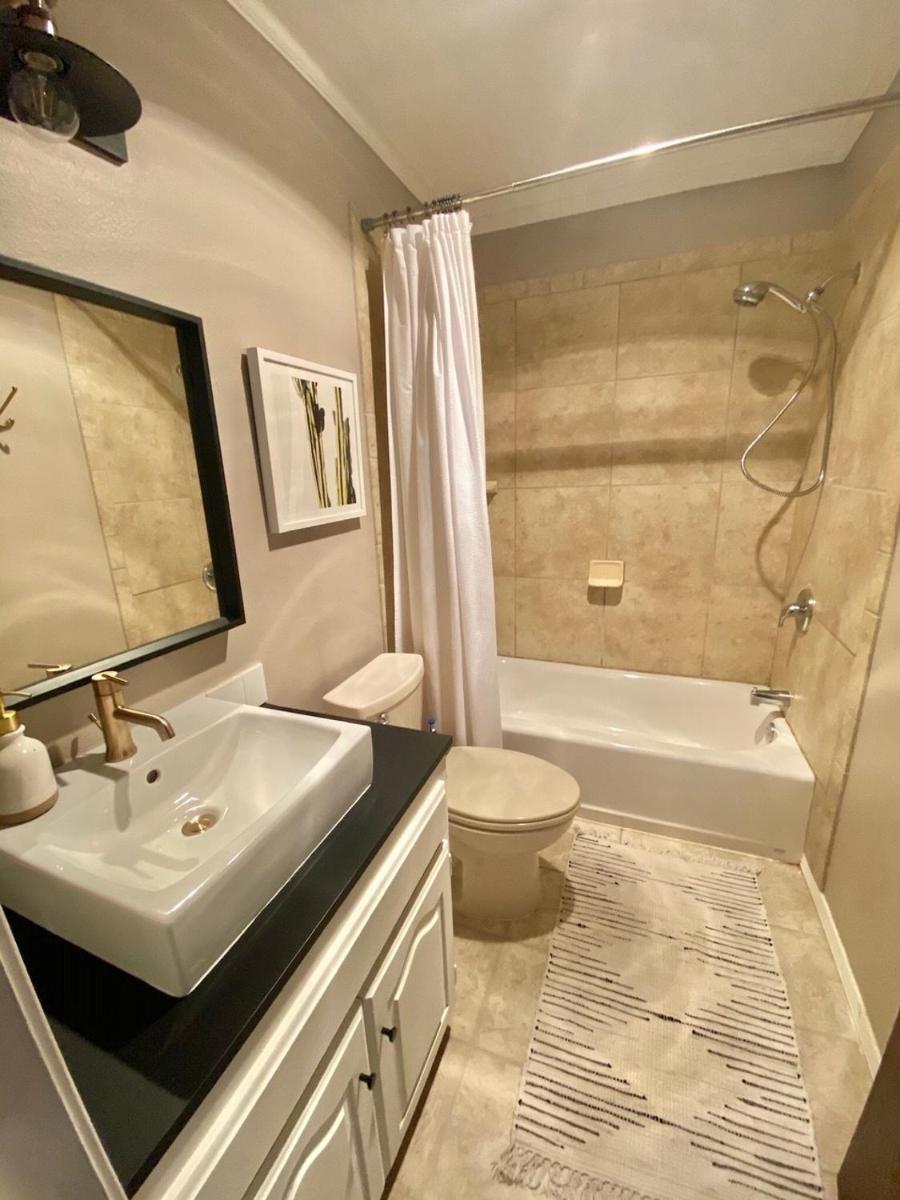 Red River Getaway- Ski In Ski Out, Newly Remodeled - Housity