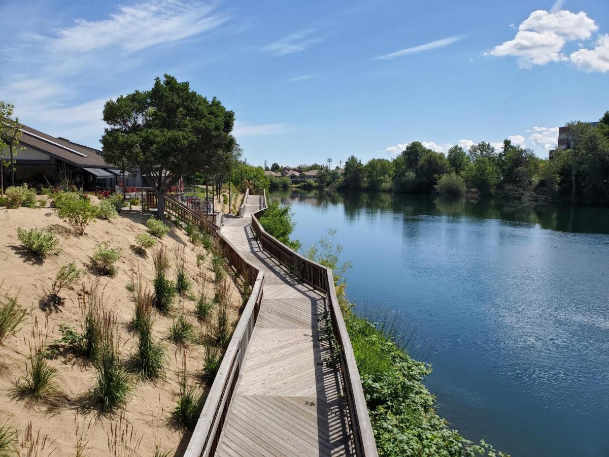 Ruby River Hotel - Housity