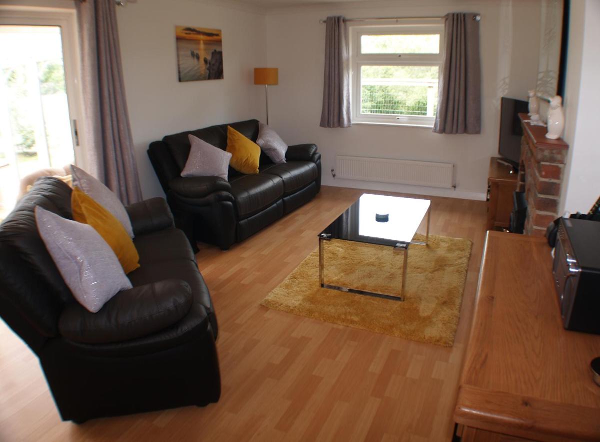 Tradewind, Easton Lane, Freshwater - Housity