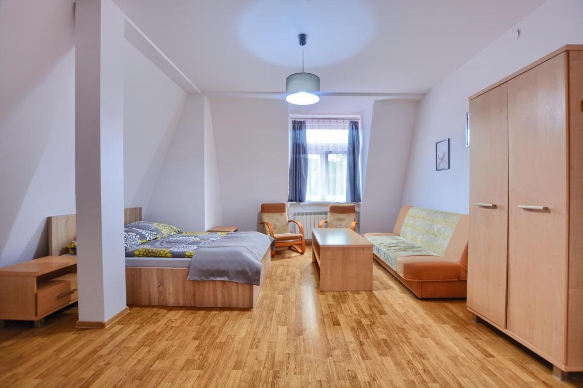 Pod Krukiem - Housity