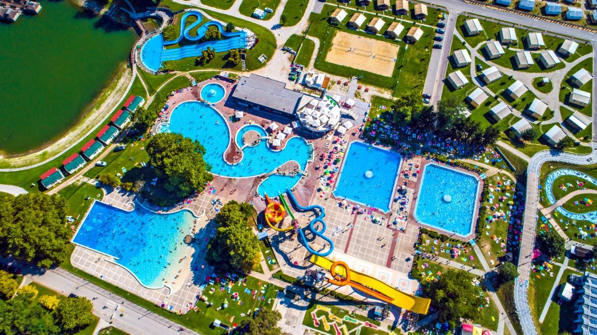 Mediteran Homes with Terme Čatež Tickets - Housity