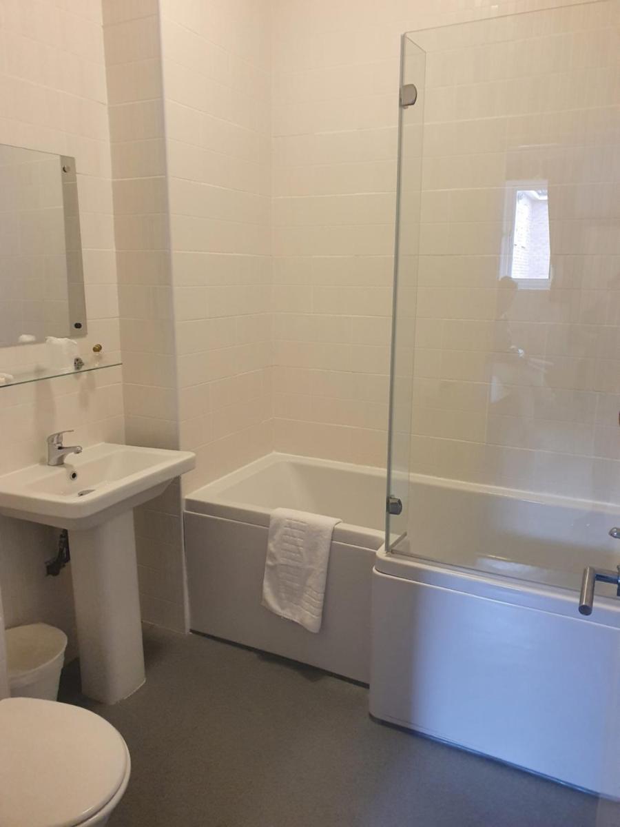 Cuttle Bridge Inn Hotel - NEC / Birmingham Airport - Housity