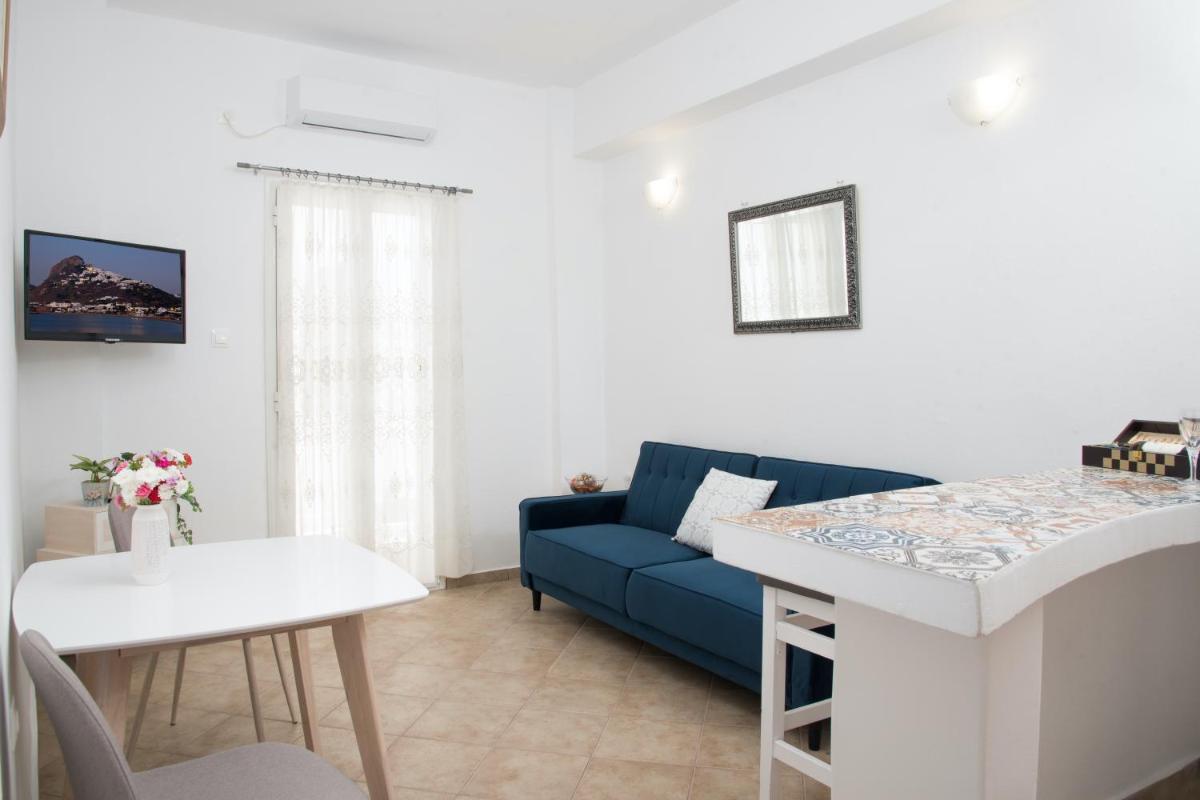 Unique Anoi House - In the Heart of Skyros Village - Housity