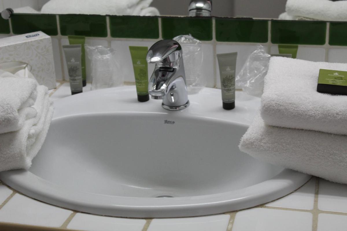 Salle de bains dans l'établissement Thalacap Camargue