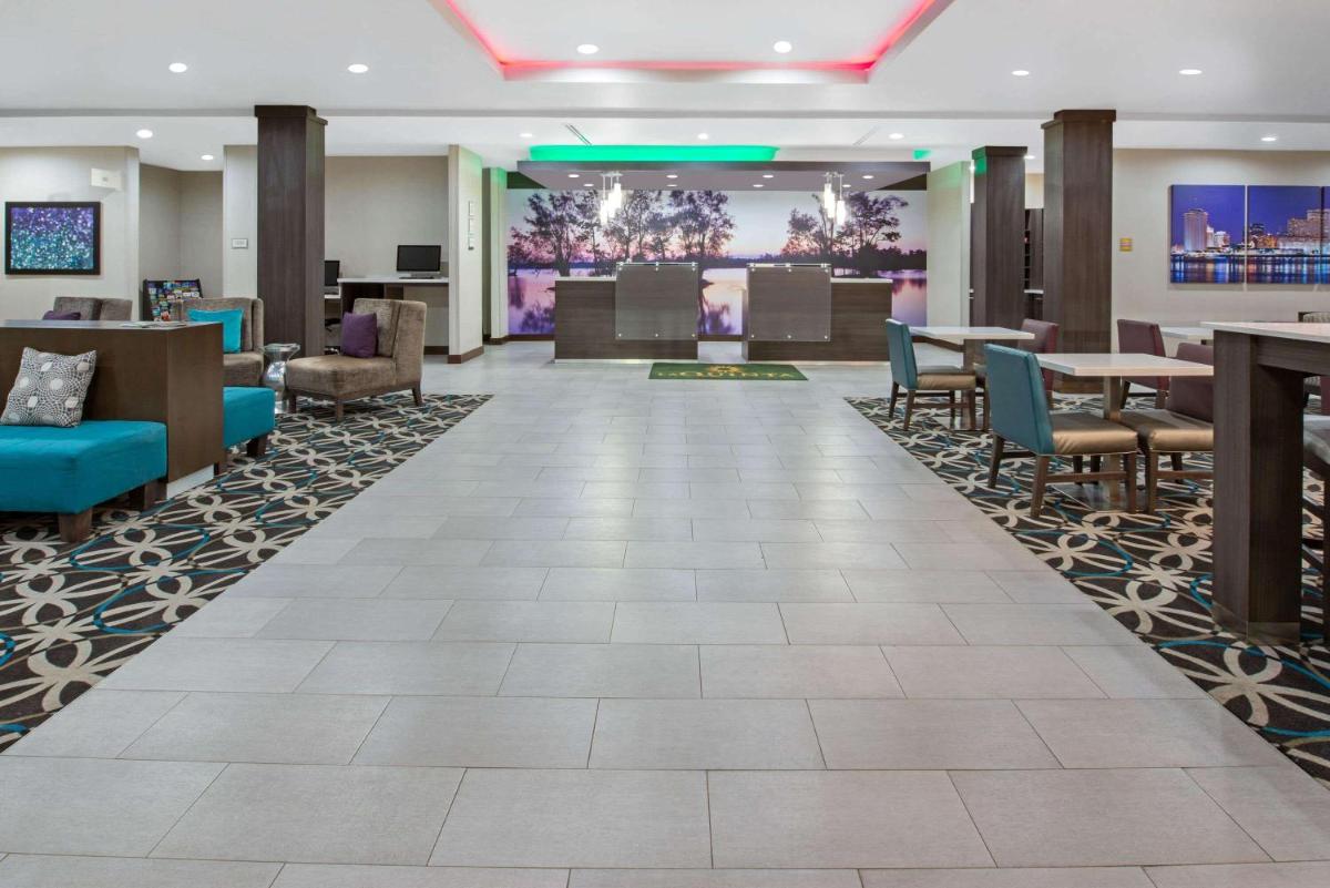 La Quinta by Wyndham Lake Charles - Westlake - Housity