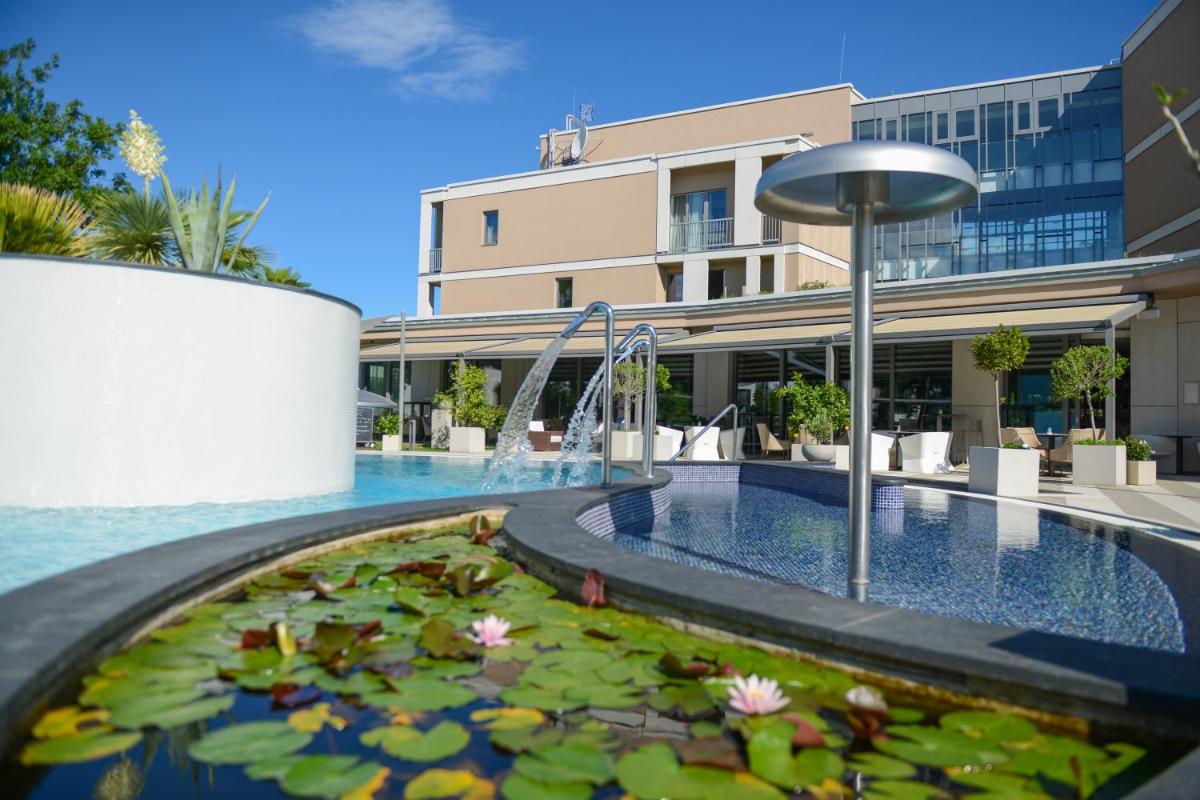 Suitetrails - Aura Hotel Adults Only