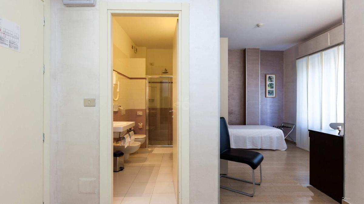 Hotel Lis - Housity