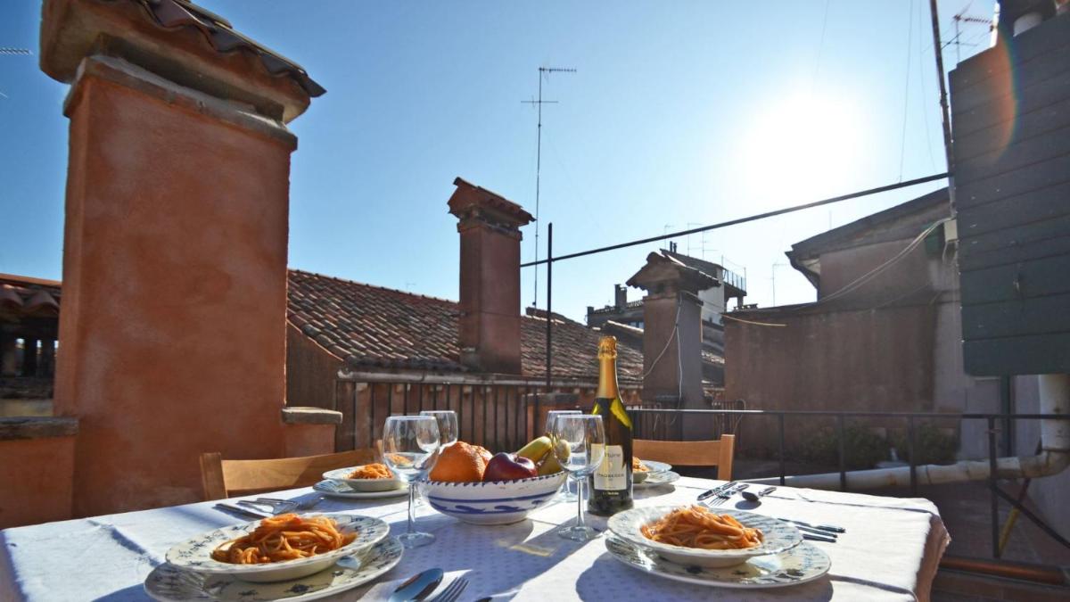 Mellina's Terrace - Stylish House - Housity