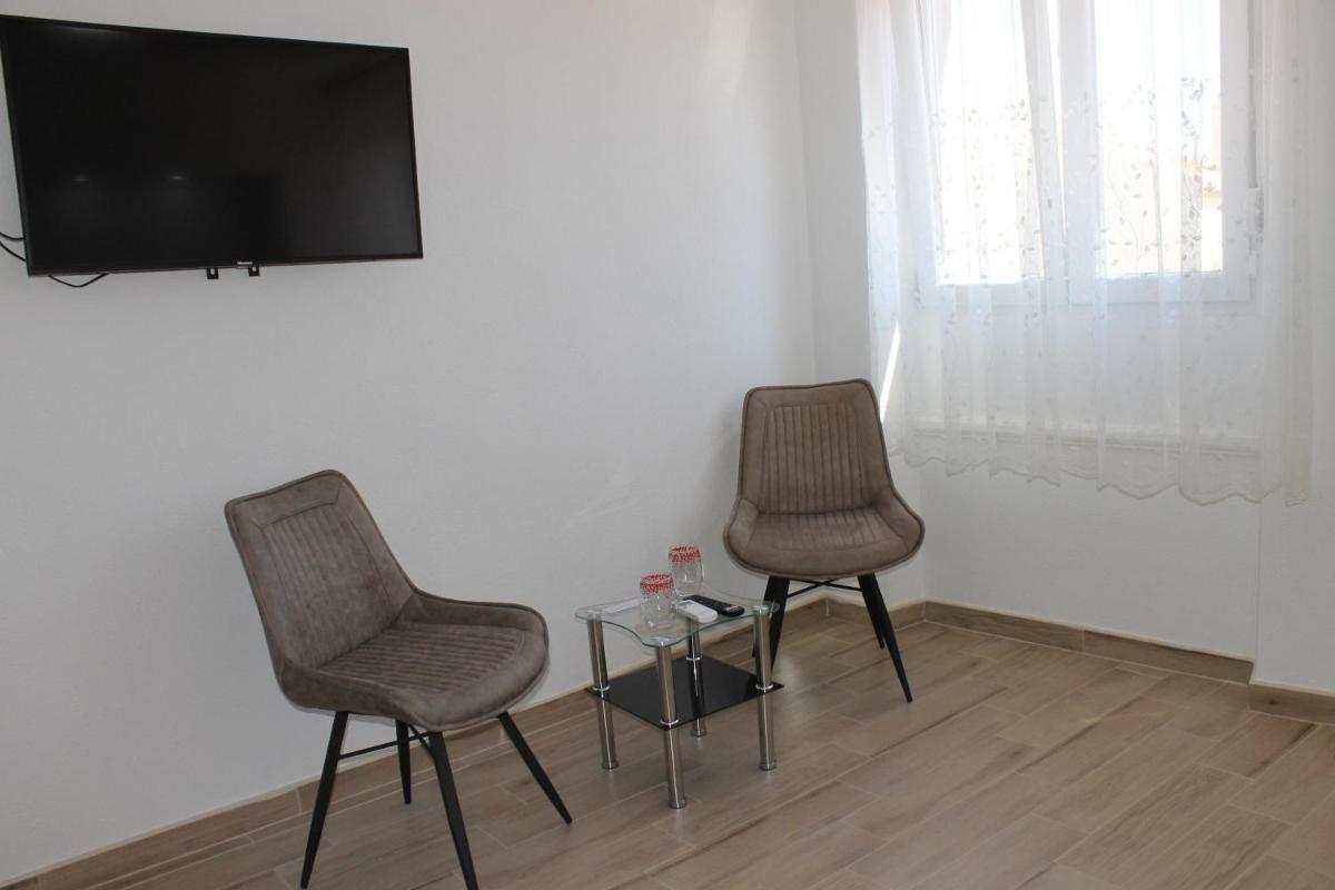 Jeta Studio & Rooms - Housity