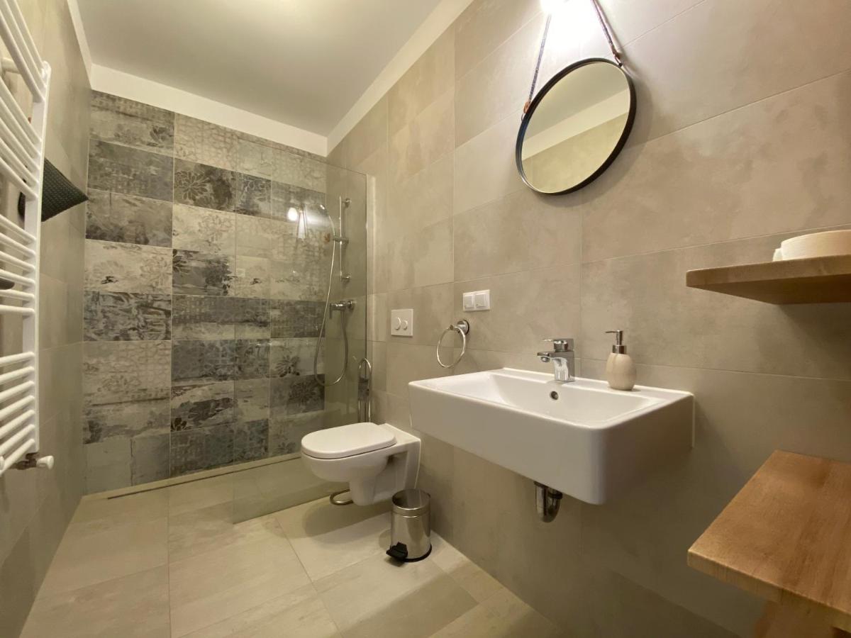 Suitetrails - ALENI Apartments Brasov 1