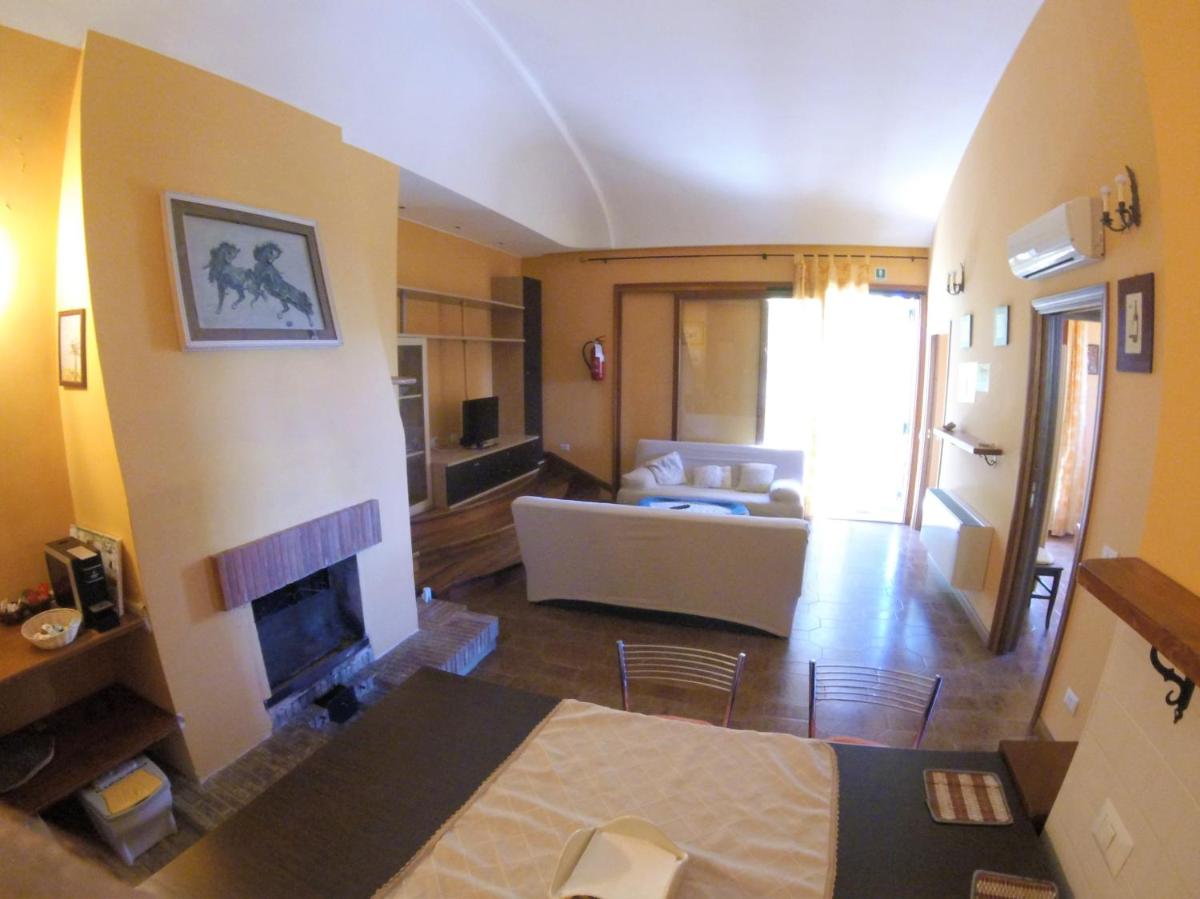 Appartamento In Villa Di Judighes - Hizvo