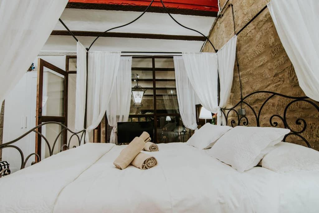 Durmiendo como Reyes en la Rioja - Housity
