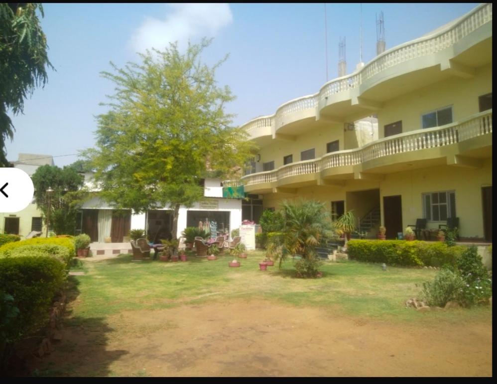 Hill View - Housity