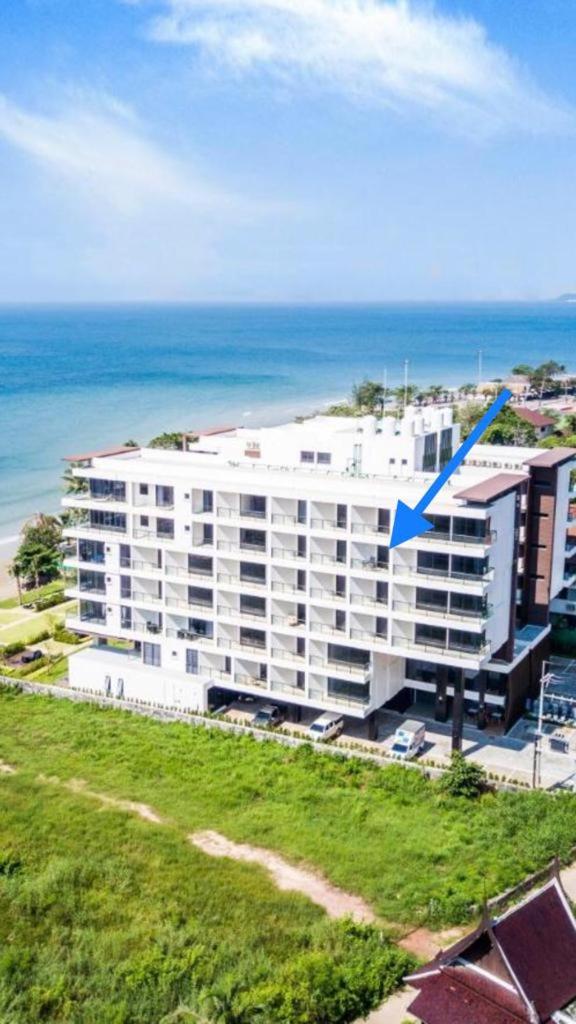 Beachfront Escape Studio E265 - Housity
