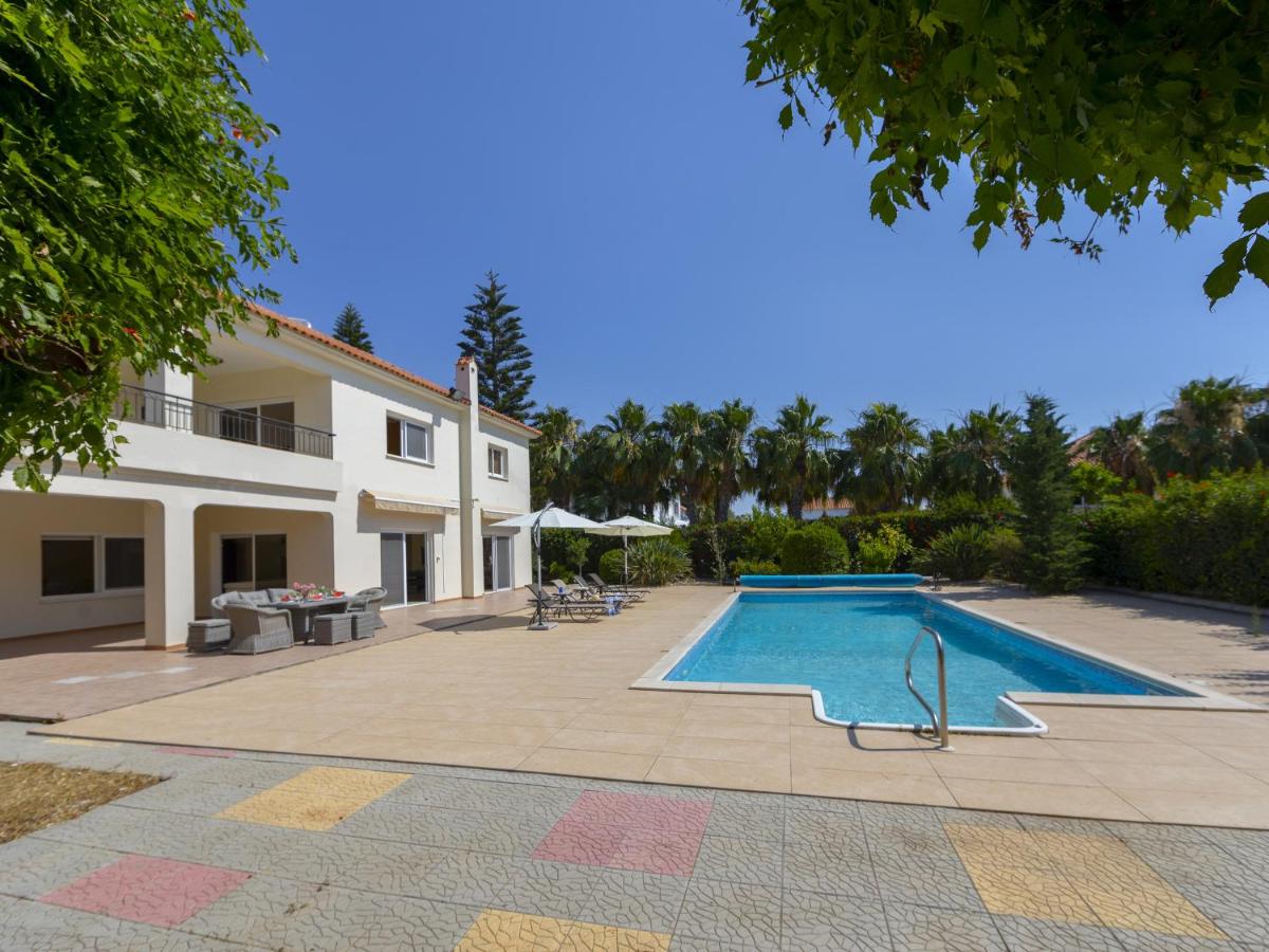 Meneou Seaside Mansion 7 - Housity