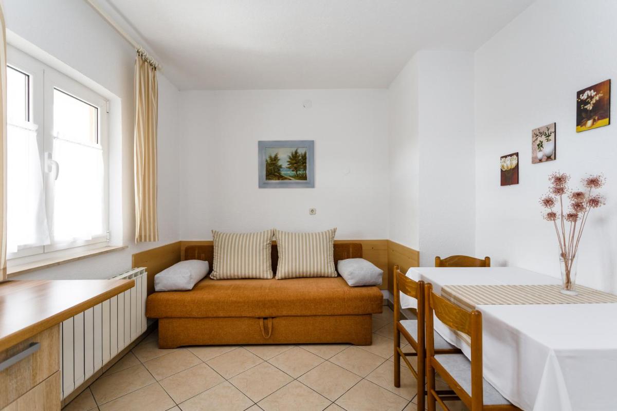 Suitetrails - Lovely Sea View House in Malinska Island Krk