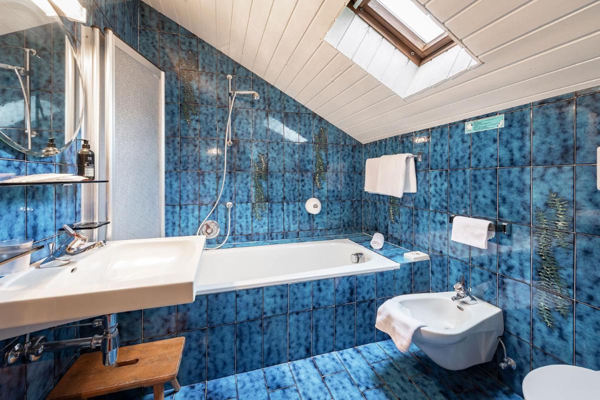 Hotel Weisse Lilie - B&B - Housity