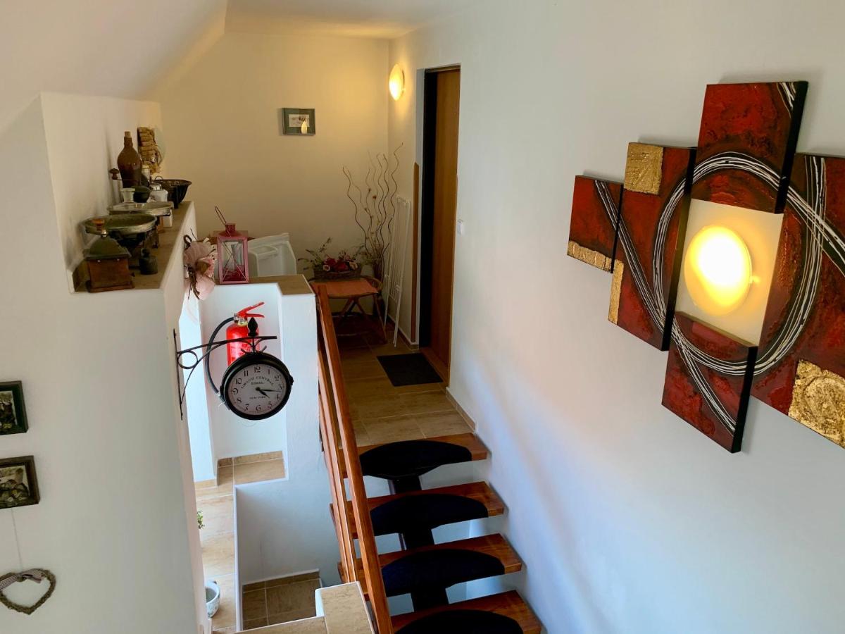 Ubytování U dvou babiček - Housity