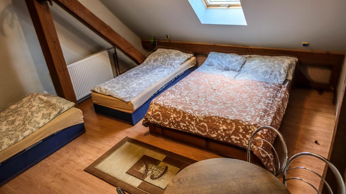Chata na końcu świata - Housity